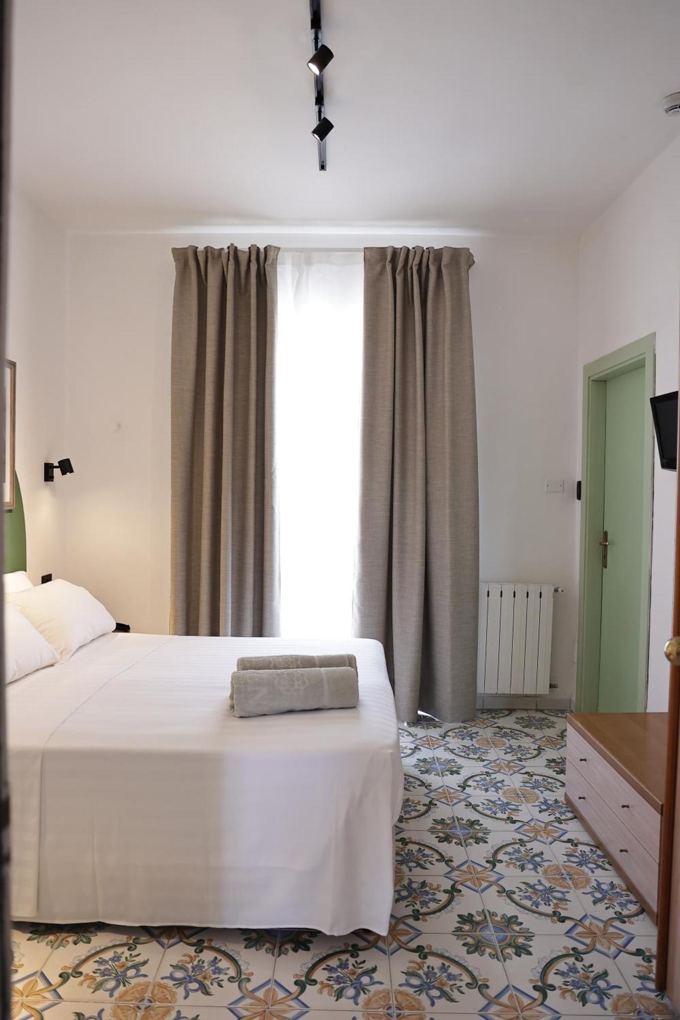 Hotel Terme Oriente - Beach & Spa Искья Экстерьер фото
