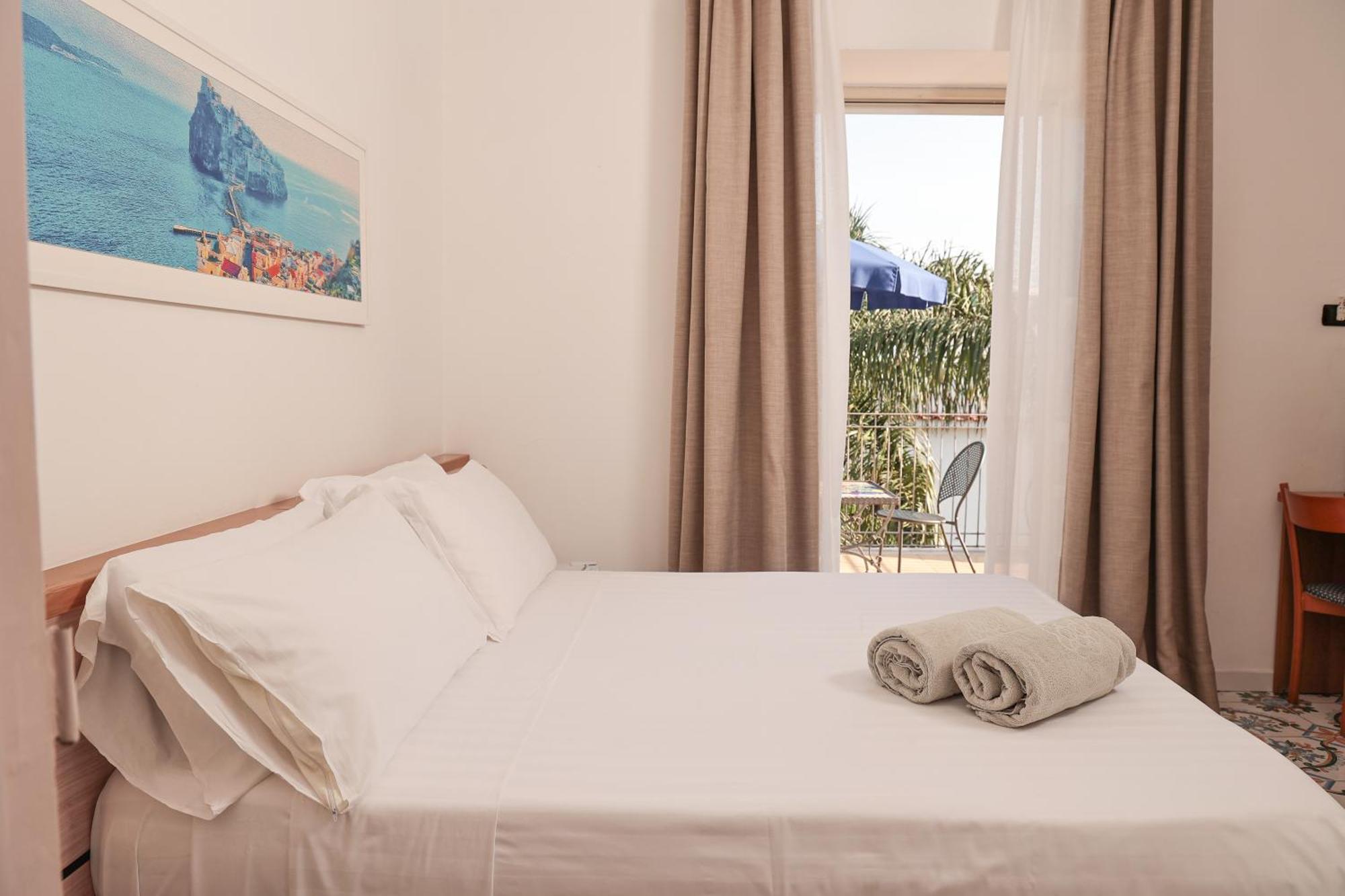 Hotel Terme Oriente - Beach & Spa Искья Экстерьер фото